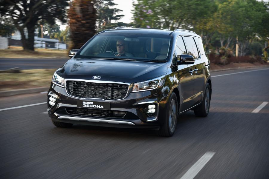  Kia Grand Sedona (YP) 2018 года  (ZA) (фото 28 из 40)
